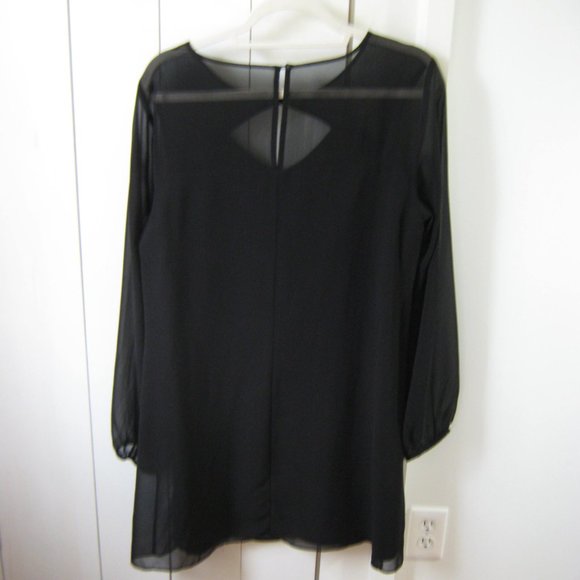 Pretty Black BCBG Tunic Top - Picture 4 of 6